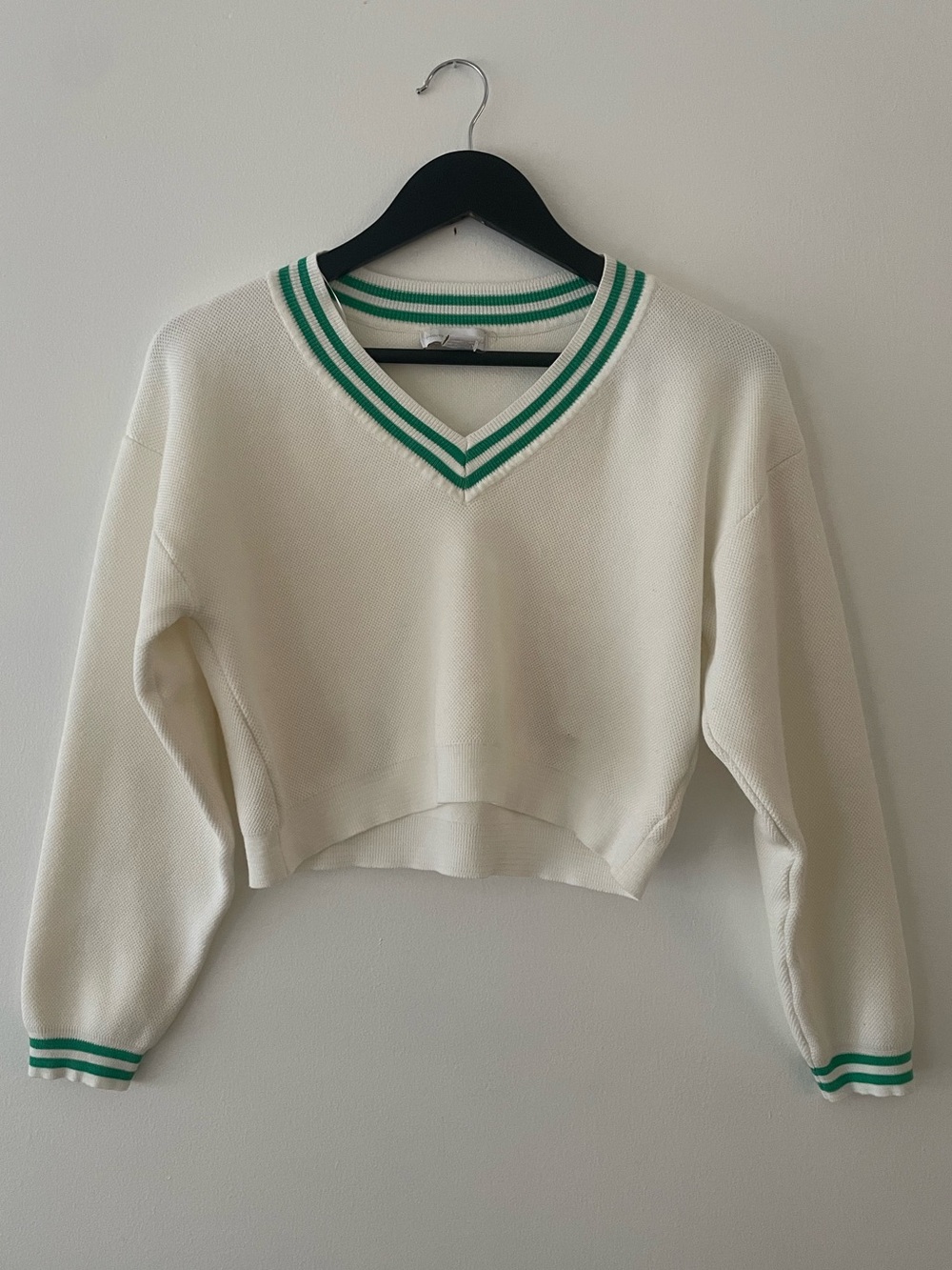 House of Harlow V-Neck Cropped Tennis Sweater Size S